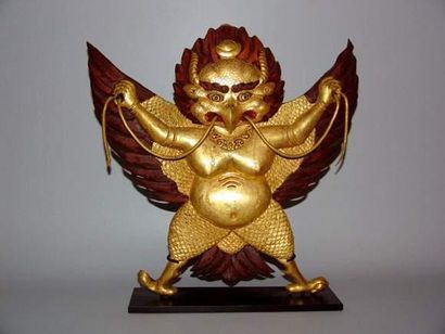 MOGOLIE
Garuda. Roi des oiseaux, mi-homme,...