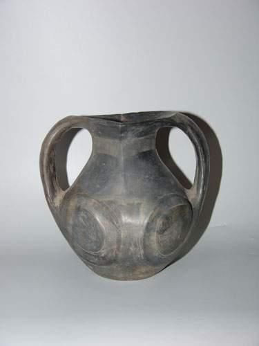 HAN (206 av. J.C. - 220 ap. J.C.)
Vase « Guan »...