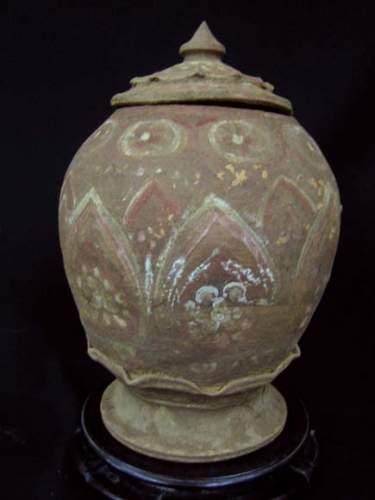 SIX DYNASTIES (220 - 589 ap. J.C.)
Pot à...