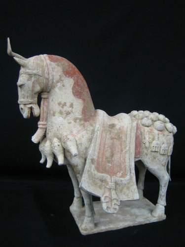 WEI (386 - 557 ap. J.C.)
Cheval à l'arrêt...