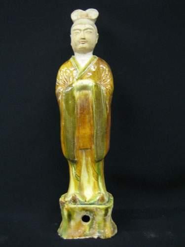 TANG (618 - 907 ap. J.C.)
Dignitaire debout,...