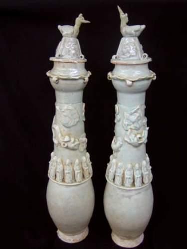 SONG (960 - 1279 ap. J.C.)
Paire de vases...