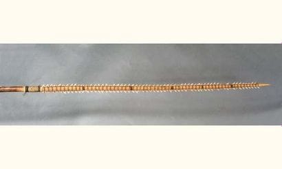 Epée. Kiribati, Micronésie
Bois, fibres et...