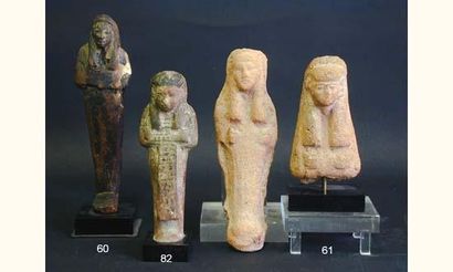 EGYPTE
Chaouabti en bois avec restes de bitume...