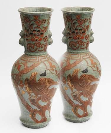 Paire de vases à haut col en grès craquelé...