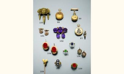 Broche “Devant de corsage” en alliage d'or...
