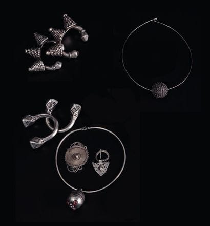 Lot : - Deux bracelets de cheville, Mauritanie...