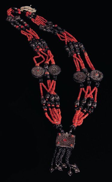 Parure de mariage en corail, argent et pâte...