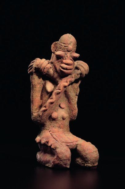 Statuette aux bras croisés Djenne Mali Terre...