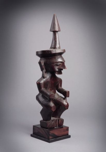 Statuette d'ancêtre ADU ZATUA Ile de Nias...