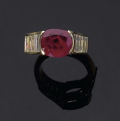 O. J. Perrin. Années 1980
Bague ornée d'un...