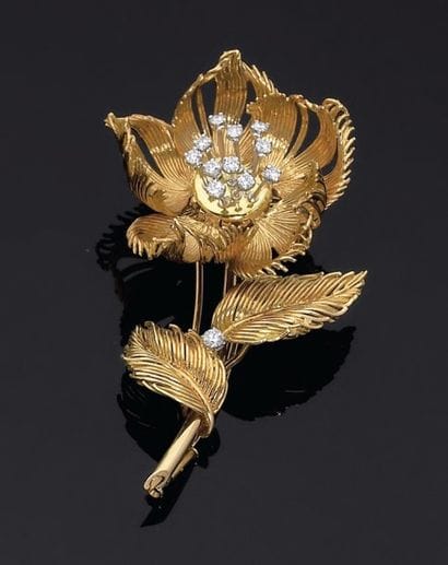 Cartier. Années 1960
Grand clip en forme...