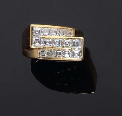 Van Cleef & Arpels. Années 1980
Bague chevalière...