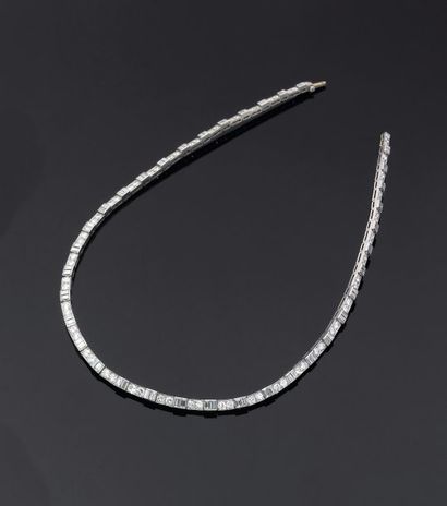 Van Cleef & Arpels. Années 1950
Collier rivière...
