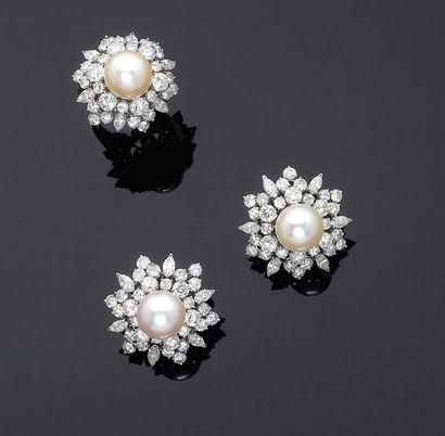 Parure composée d'une paire de clips d'oreille...
