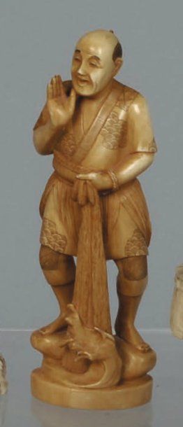 Okimono en ivoire sculpté représentant un...
