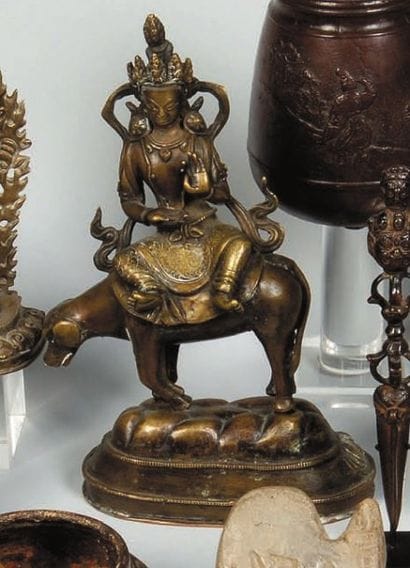 Divinité chevauchant un animal Inde Bronze...
