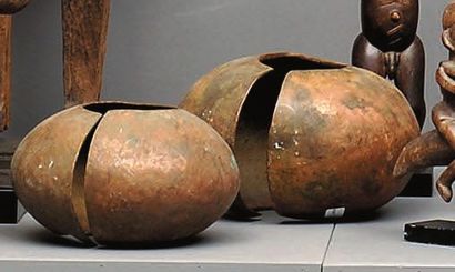 Lot de 3 monnaies Niger Cuivre. De forme...
