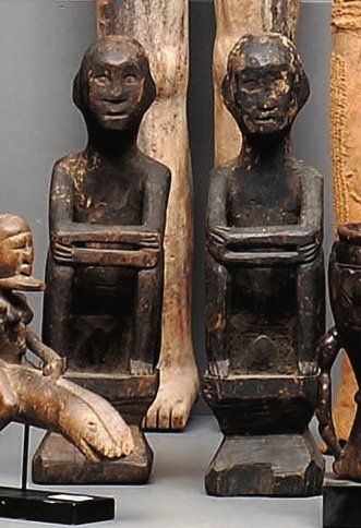 Couple Philippine Bois sculpté à patine noire....