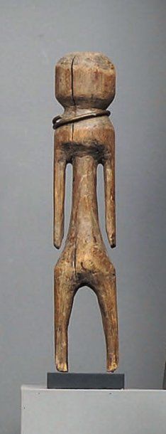 Statuette Maba Togo Bois figurant un personnage....