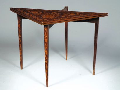 Table à jeu à plateau portefeuille. Décor...