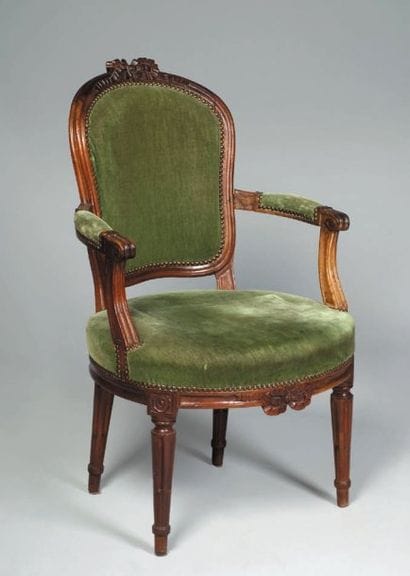 Fauteuil en acajou à dossier cabriolet et...