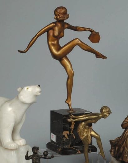 Inconnu Danseuse au tambourin. Bronze à patine...
