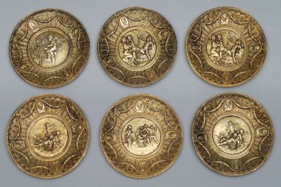 Série de six assiettes en vermeil Fonds ornés...