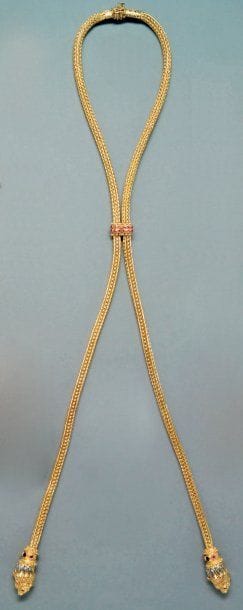 Collier jonc souple tressé en or jaune ciselé...