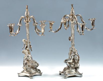 PAIRE D IMPORTANTS CANDELABRES en argent...