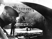 Enchères - KEYSTONE, Démolition du Normandie à Port Newark en 1947. Découpage des hélices au chalumeau