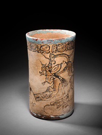 Vase codex représentant deux scribes Culture Maya, Mexique Classique récent, 600 à 900 après J.-C. Estimation : 150 000 / 200 000 €