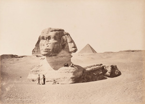 -	Un album in-folio relié intitulé Voyage en Égypte et Nubie, regroupant 100 tirages albuminés d’après des négatifs sur verre réalisés par Henri BECHARD (actif 1869-1890), circa 1872.