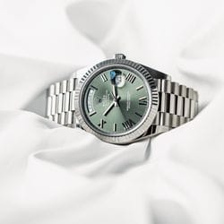 Vente aux enchères de fin de saison : argent, accessoires de luxe et montres