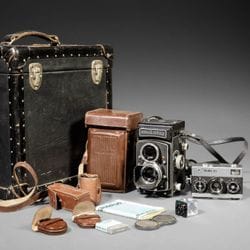 L’Image à travers le Temps : Photos, Appareils Photos, Matériels de Photographie, Autographes, Cartes Postales et Timbres.