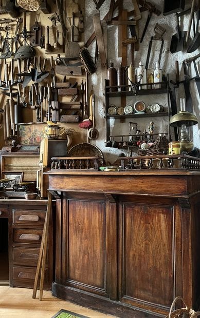 Une vie de collections : Entier mobilier d'une propriété dans l'Indre.