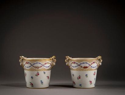 BIJOUX ET ARGENTERIE OBJETS DE VITRINE, ESTAMPES ET DESSINS, VINS PETIT MOBILIER XIXème