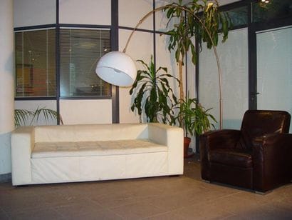 VEHICULES - TABLEAUX - BIBELOTS - LIVRES - MOBILIER