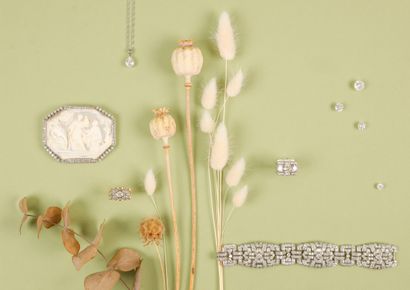 Antique and modern jewelry - Fashion