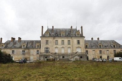 Bibelots, mobilier, tableaux, bijoux