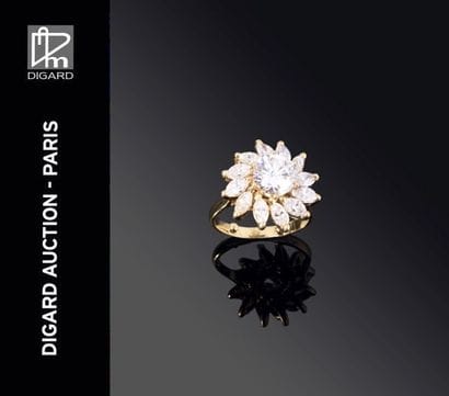 JEWELRY, SILVERWARE AND DISPLAY ITEMS