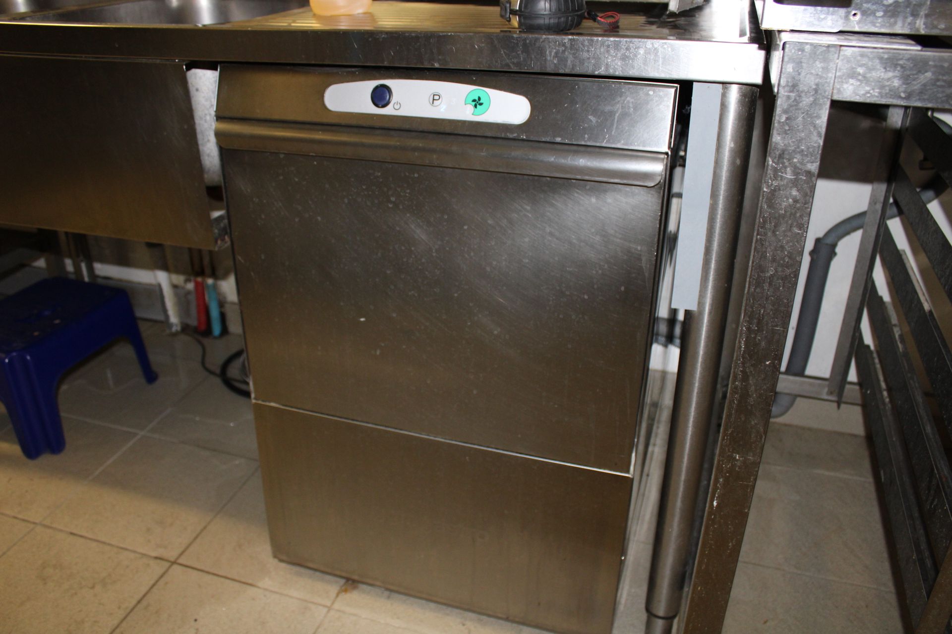Null Stainless steel dishwasher (83 x 61 x 56).