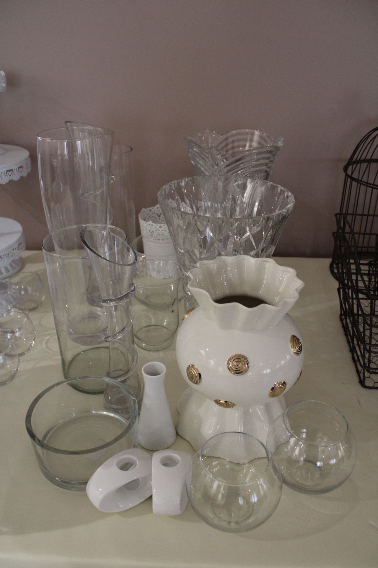 Null Dix-huit vases et soliflores, en verre et céramique.