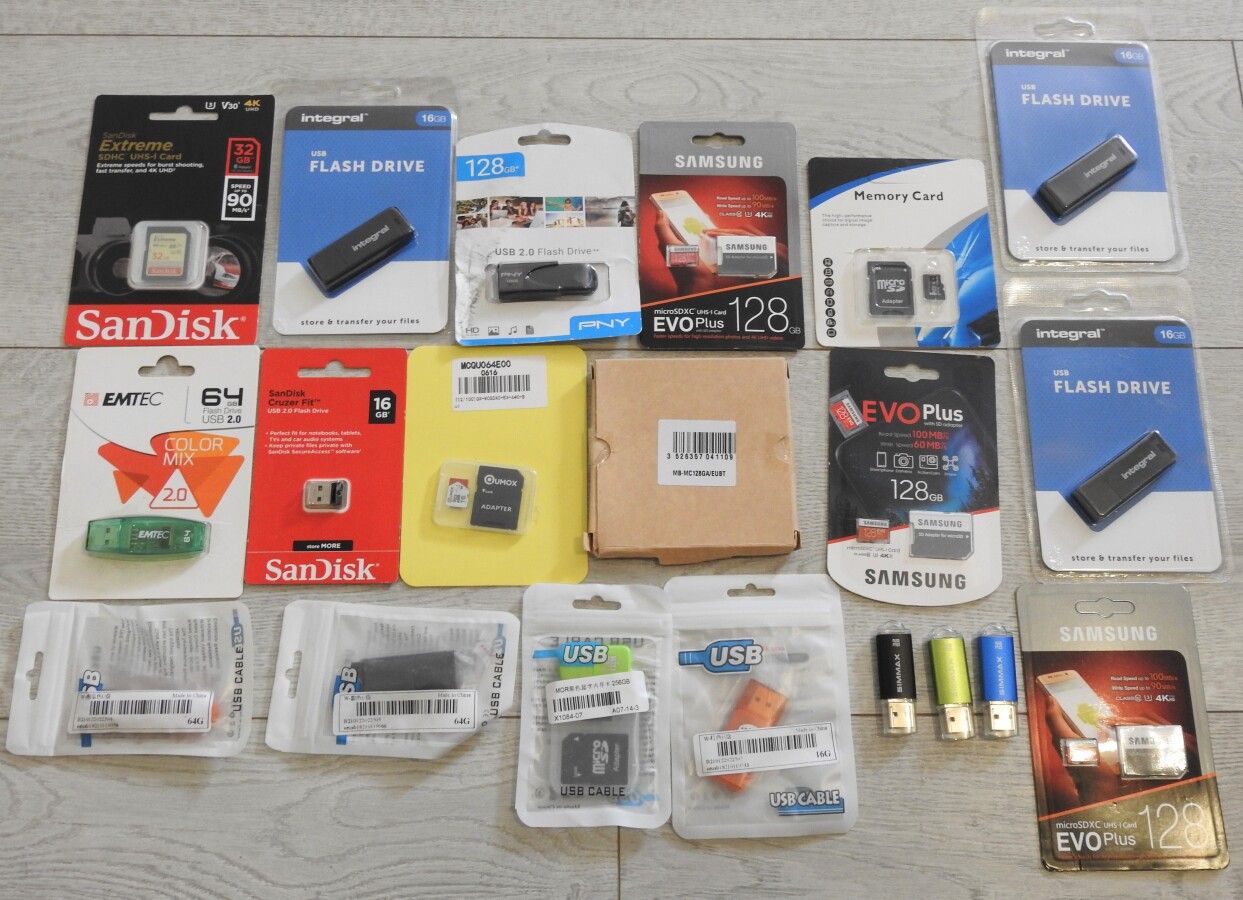 Null 7 - SAMSUNG - SANDISK - INTEGRAL - Lot de 20 Cartes microSD et Clés USB - 1&hellip;