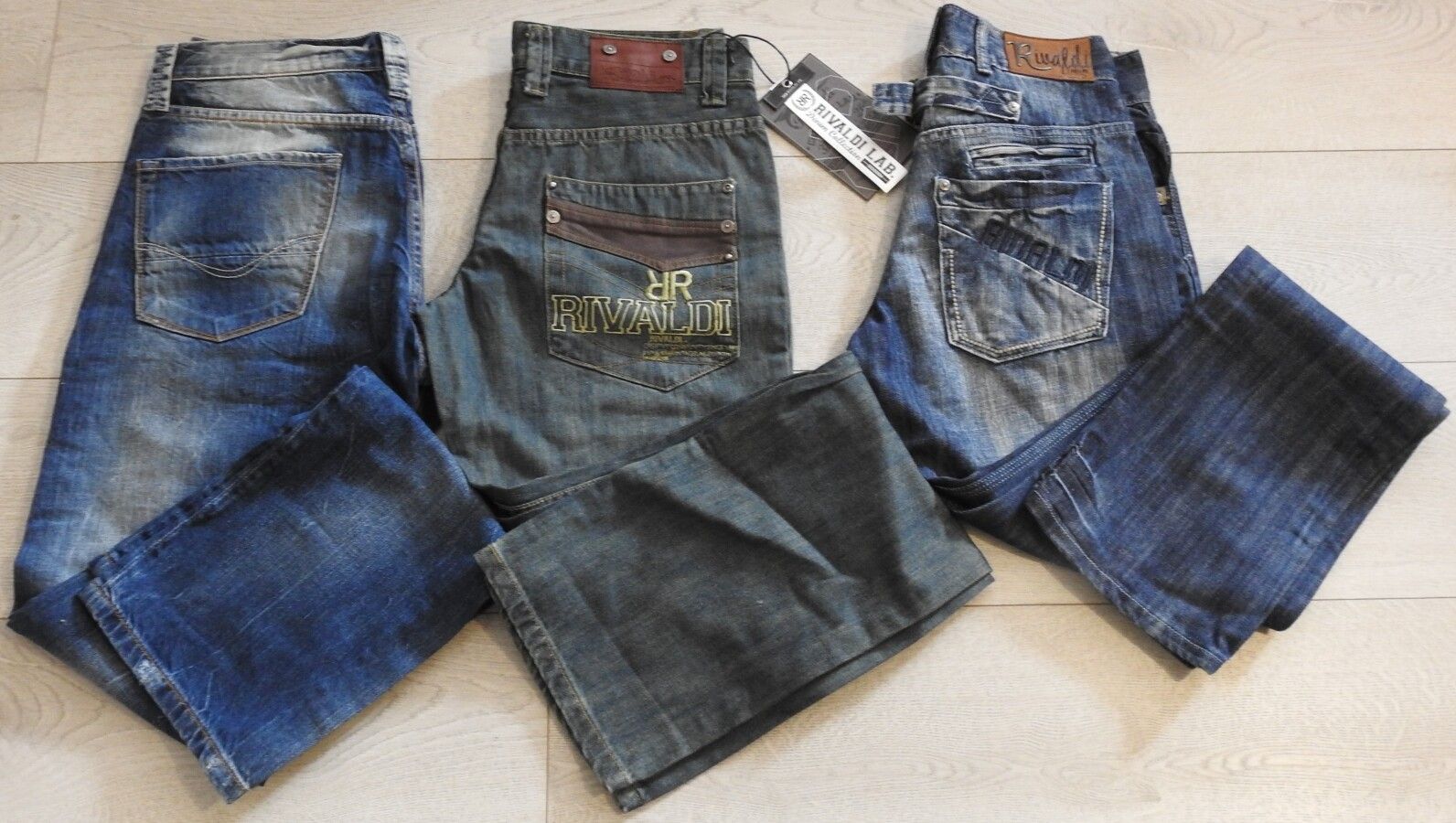 Null 111 - 1 CHEFDEVILLE - RIVALDI - Lot de 3 jeans différents tailles Americain&hellip;