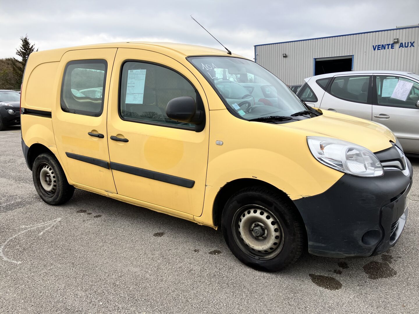 Null KANGOO 1.5 DCI 75 CH
CTTE RENAULT KANGOO 1.5 DCI 75 CH GD DCI
Carrosserie :&hellip;