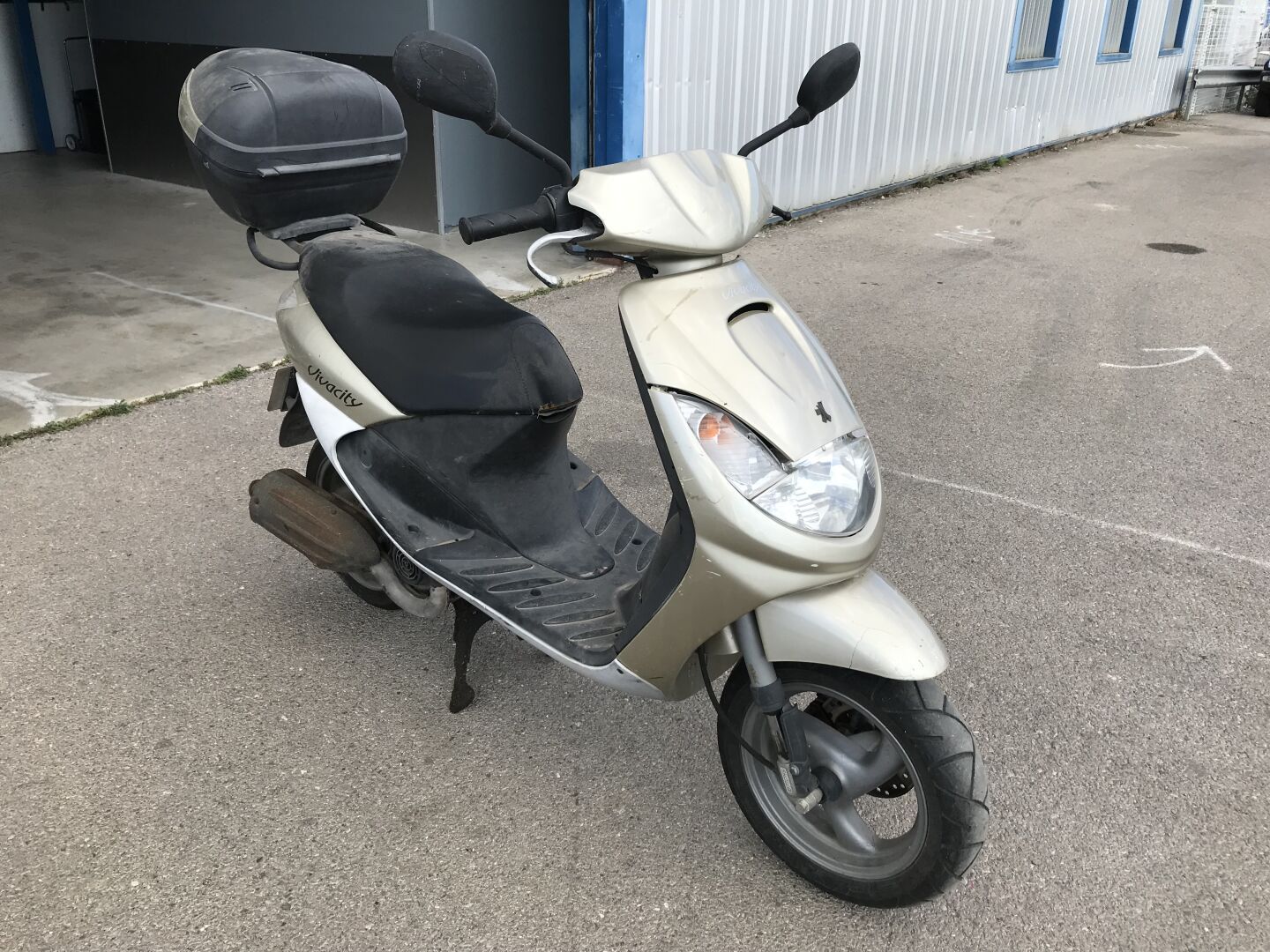 Null VIVACITY 100cc
MTL PEUGEOT VIVACITY 100cc 
Carrosserie : SOLO
N° série type&hellip;