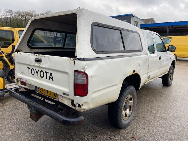 Null Registered Vehicle 5273 WJ 74, of Brand TOYOTA, Model HILUX, of color WHITE&hellip;