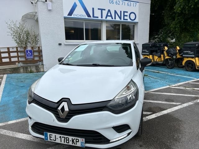 Null Véhicule Immatriculé EJ-178-KP, de Marque RENAULT, Modele CLIO 4 1.5 DCI 75&hellip;