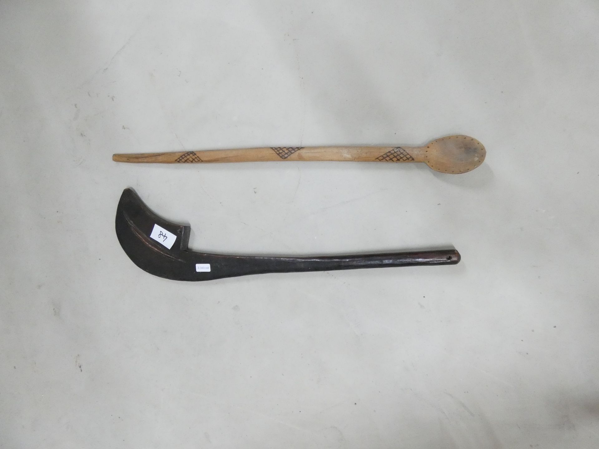 Null 2 AFRICAN UTENSILS H91 AND H 86 CM